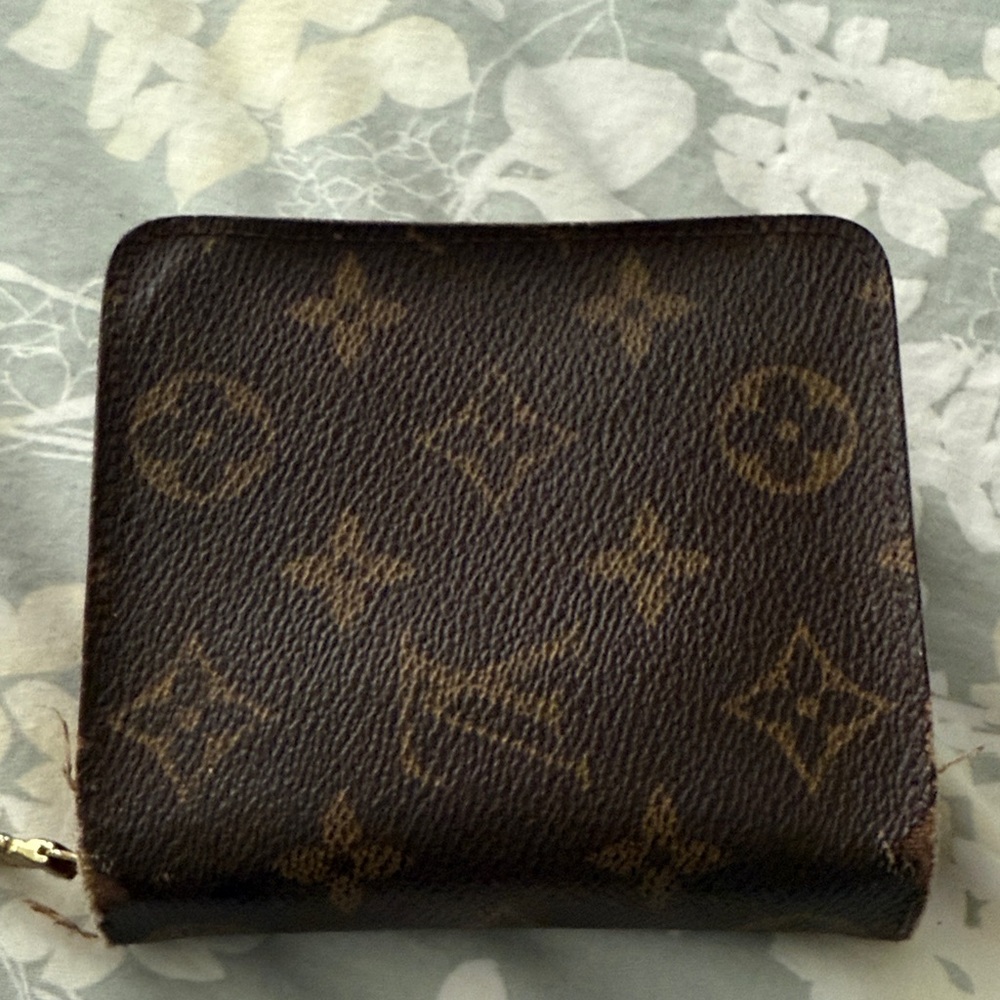 Vintage Authentic Louis Vuitton Dark Brown Monogram Wallet - Picture 10 of 10